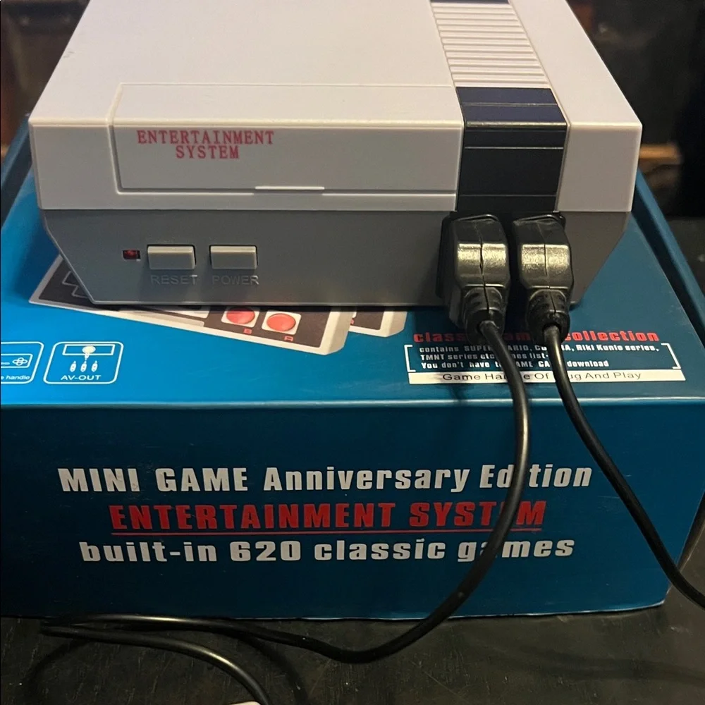 MINI ANNIVERSARY EDITION ENTERTAINMENT CONSOLE 620 GAMES